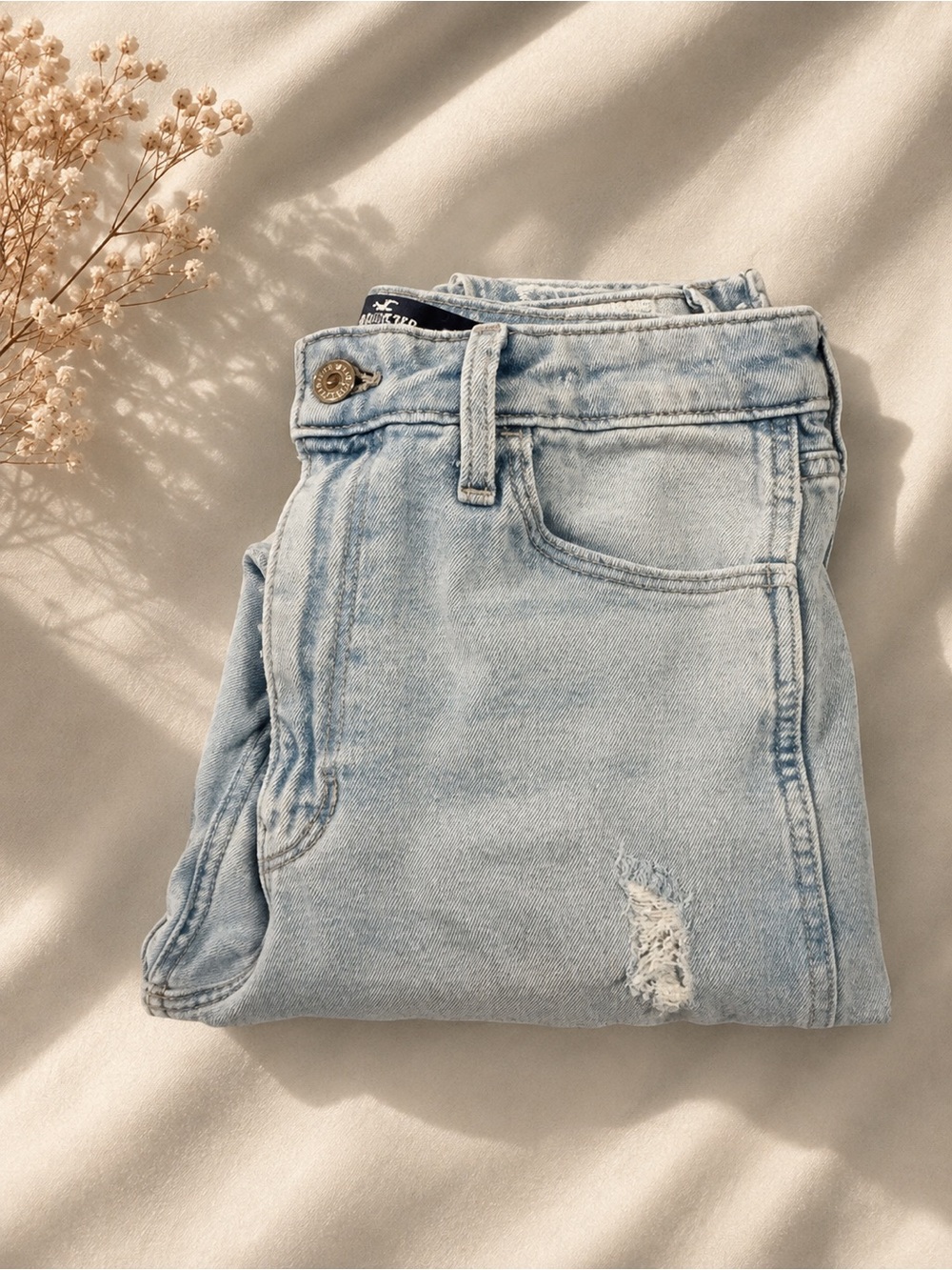 Hollister High Rise Mom Jean